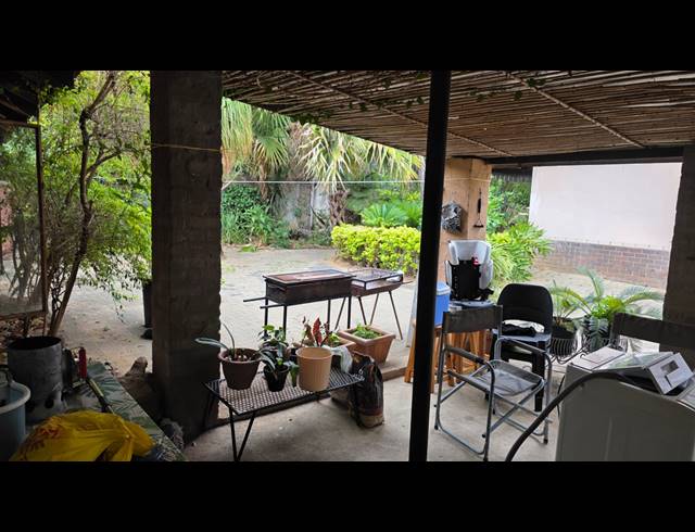 2.10HA SMALLHOLDING FOR SALE IN WATERKLOOF AH